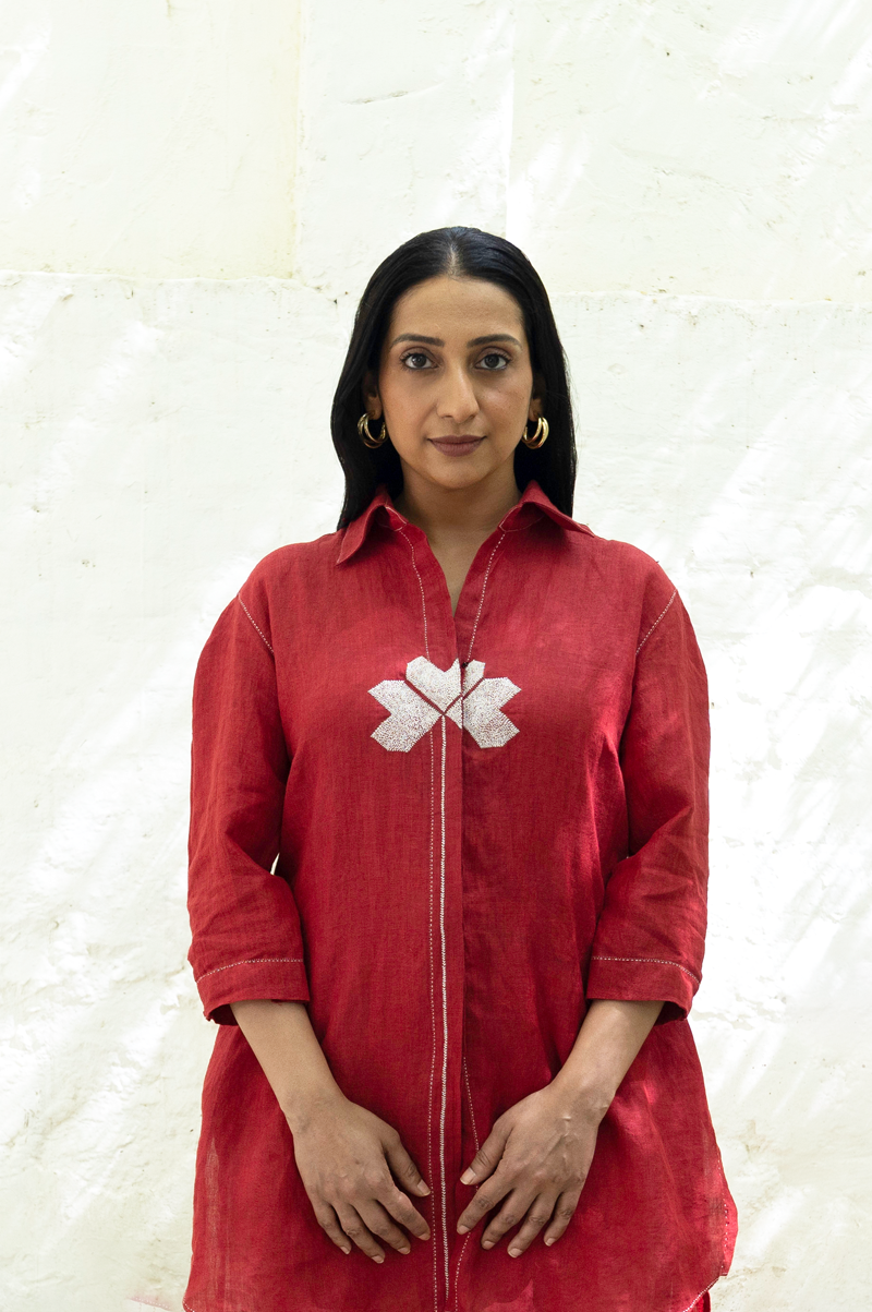 RED LINEN SHIRT WITH EMBROIDERED FLOWER - RTS