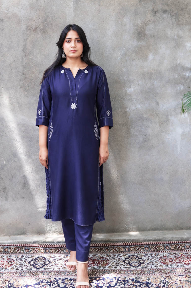 DEEP BLUE CHANDERI KURTA SET WITH THREAD MOTIFS