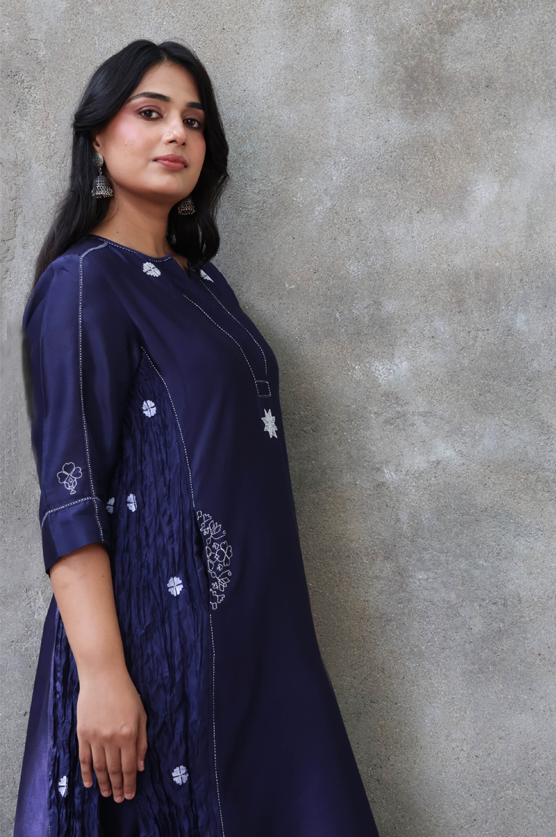 DEEP BLUE CHANDERI KURTA SET WITH THREAD MOTIFS