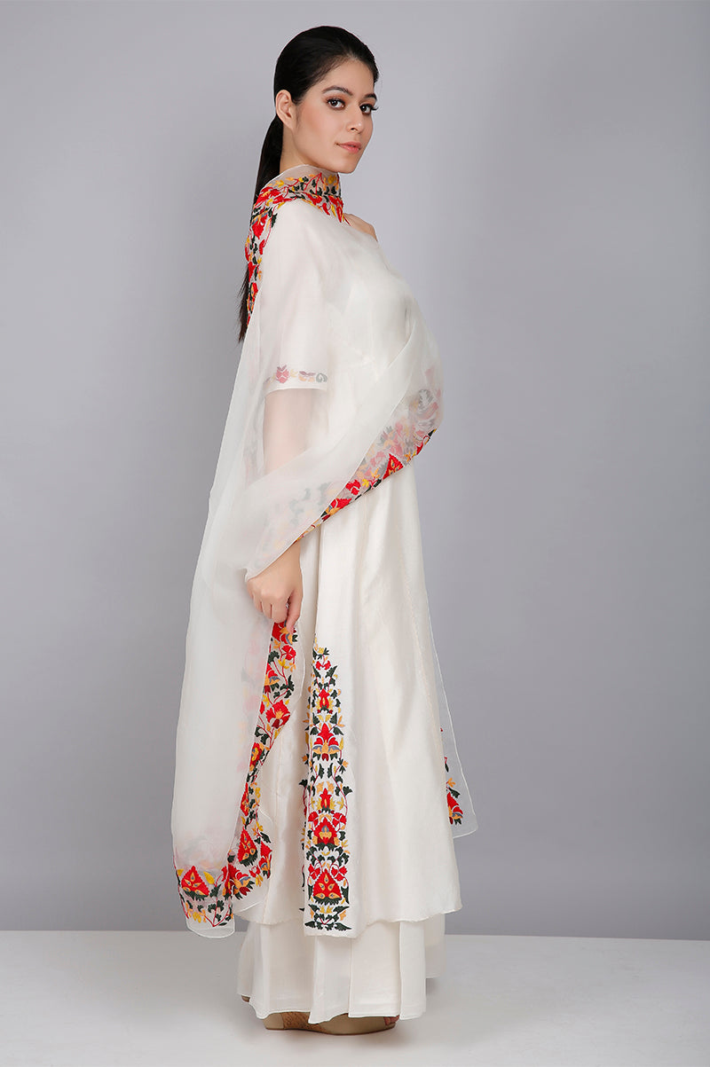IVORY CHANDERI KURTA SET WITH MULTI FLORAL EMBROIDERY