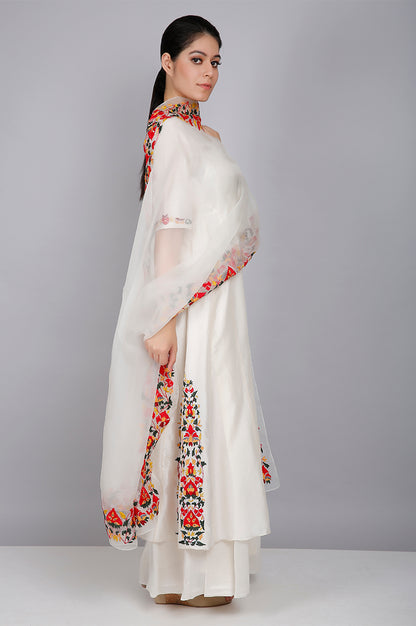 IVORY CHANDERI KURTA SET WITH MULTI FLORAL EMBROIDERY