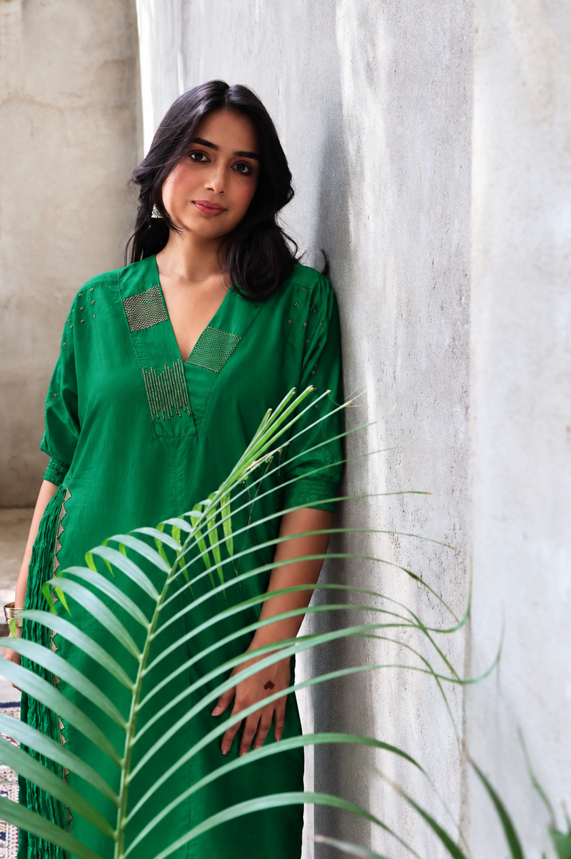 BRIGHT GREEN SILK KURTA SET WITH GOLDEN DETAILING