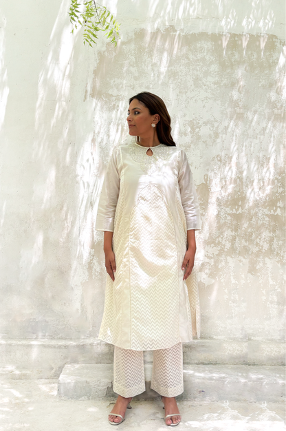 IVORY CHANDERI GUMBAD KURTA SET